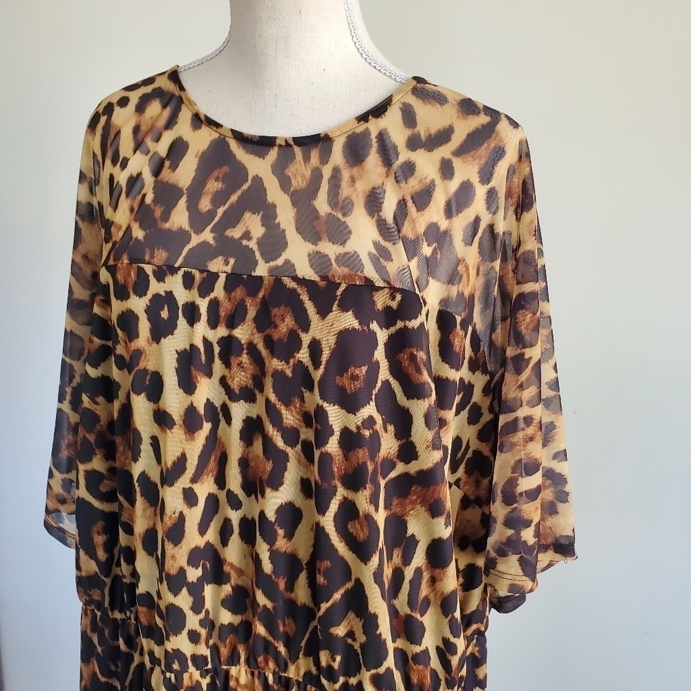 ASOS Curve Leopard Print Mesh Tea Dress - Picture 3 of 11
